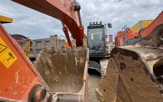 HITACHI ZX670LC-5G (Экскаватор гусеничный)