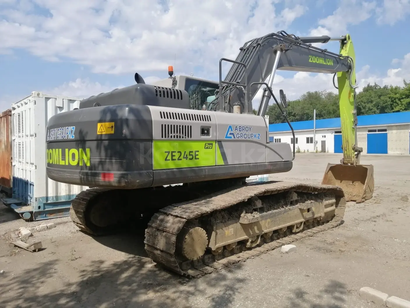 Гусеничный экскаватор - фото 3