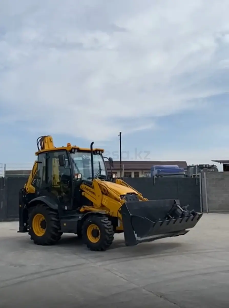 Трактор экскаватор 3 в 1