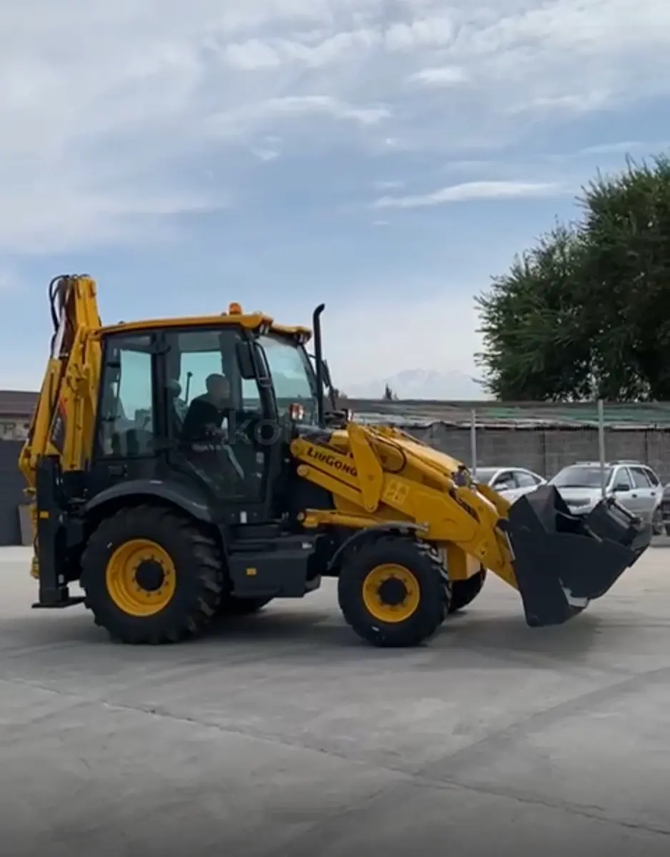 Трактор экскаватор 3 в 1 - фото 2