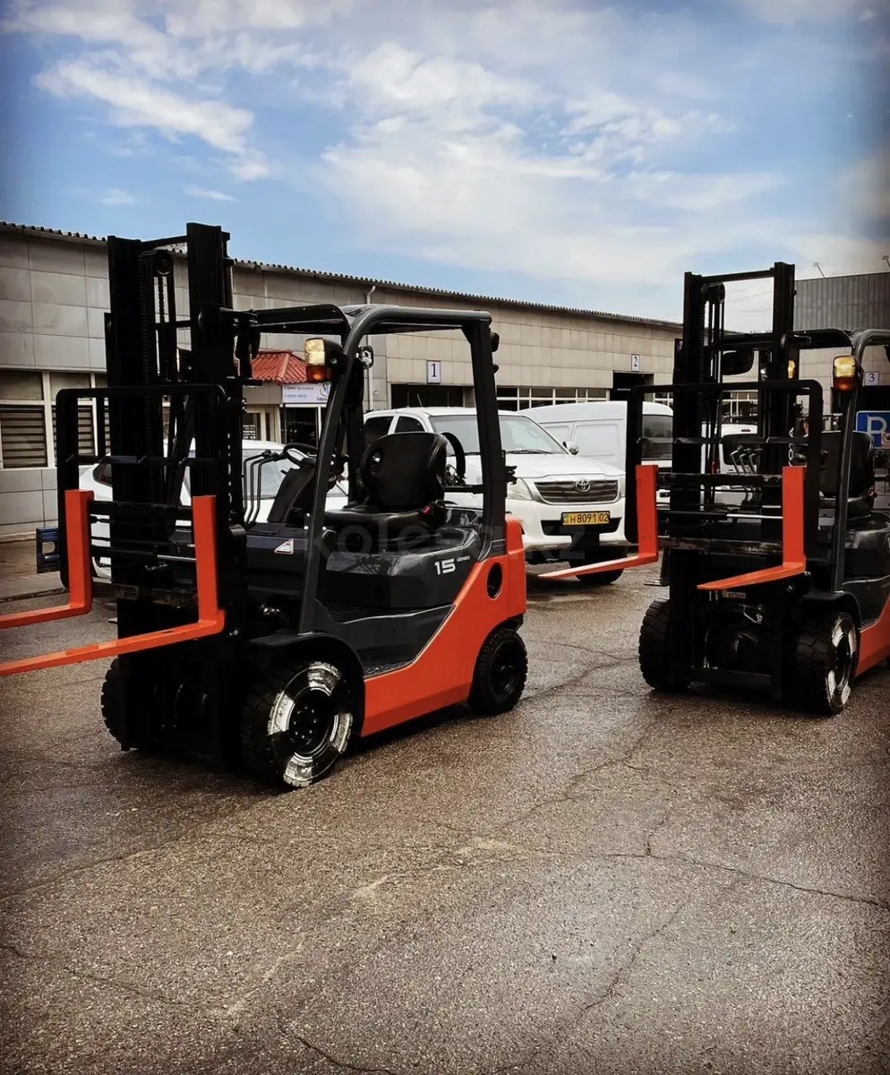 Вилочный погрузчик