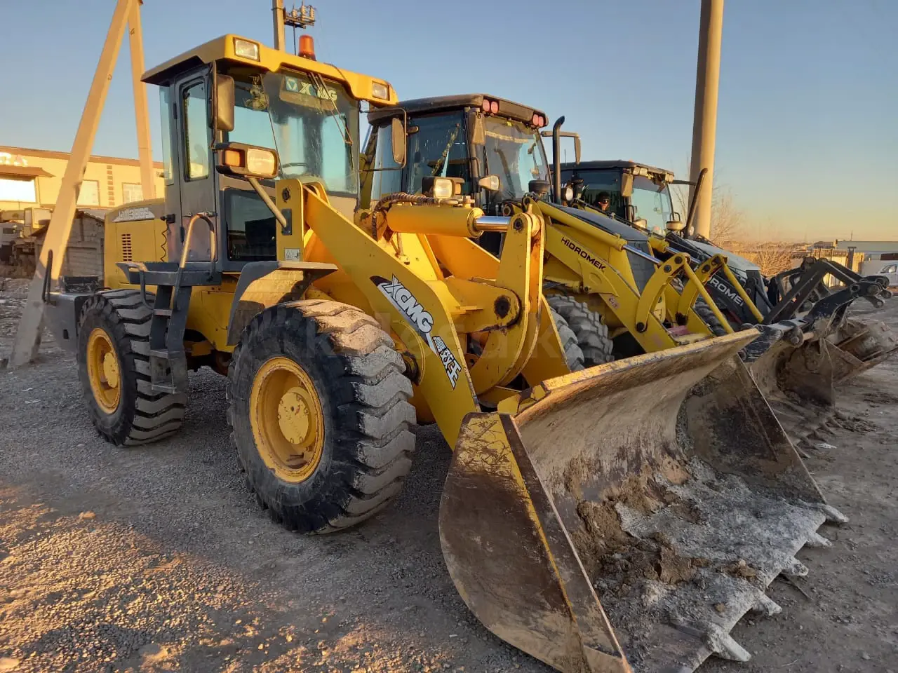 Колесные экскаваторы, экскаватор погрузчик 3/1, фронтальные погрузчики - фото 3