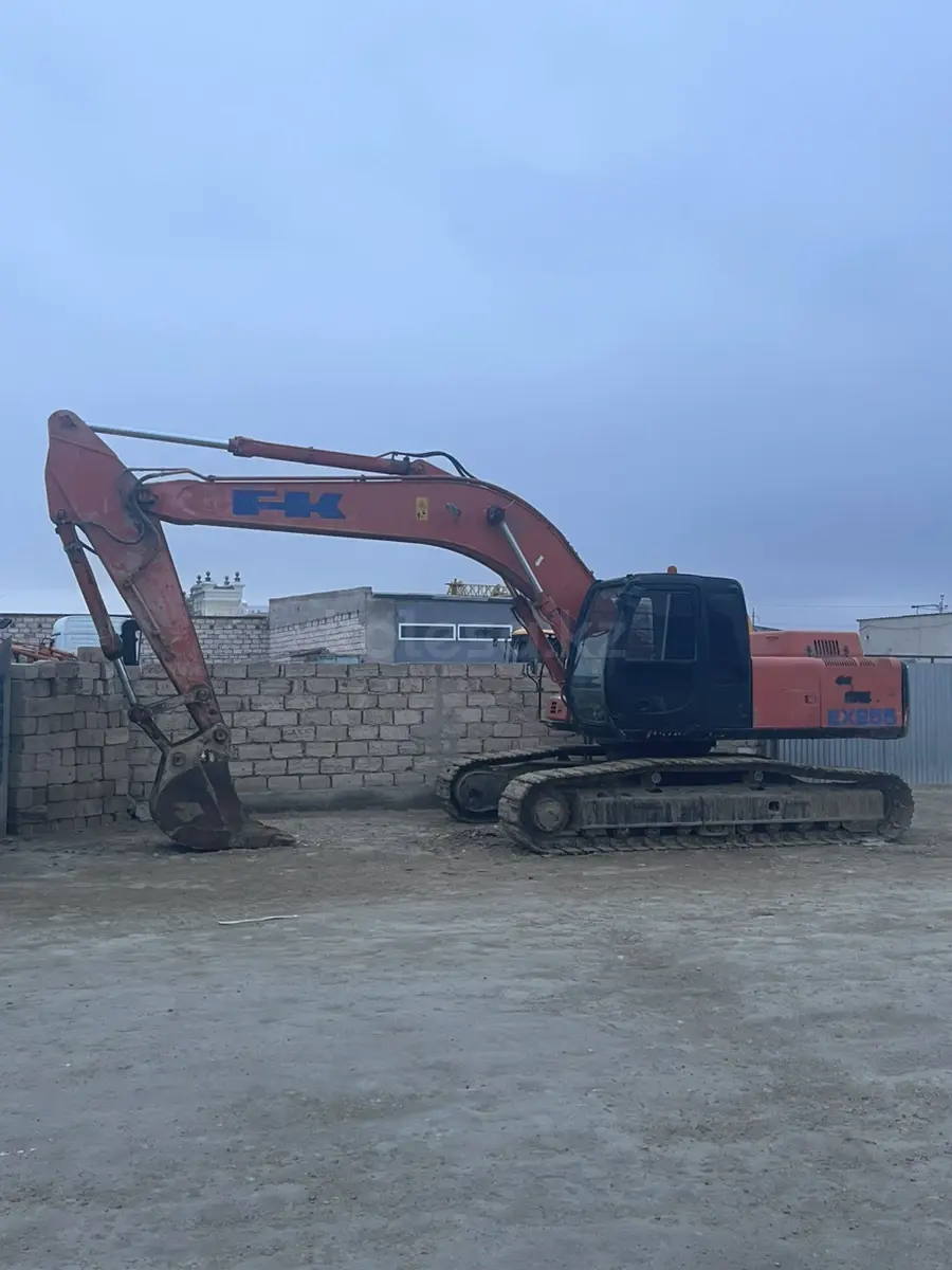 Экскаваторы с опытными операторами - фото 3