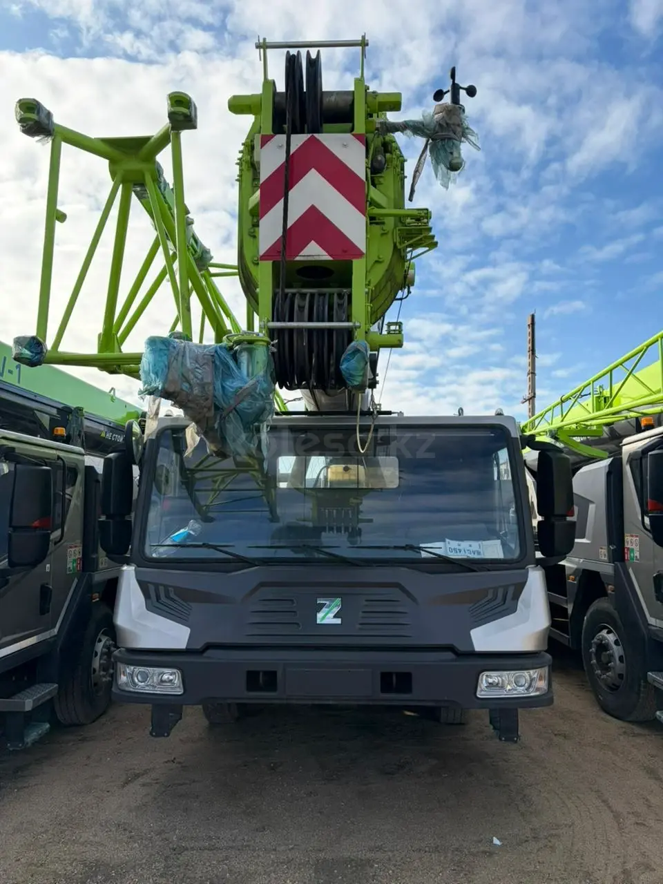 Аренда автокрана 25 тонн ZOOMLION новый - фото 2