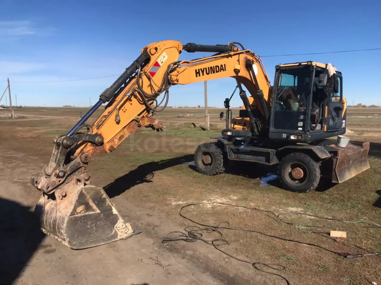 Фронтальный погрузчик Hyundai HW145 — почасово/посуточно